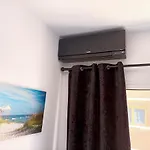 Comodo Al Lado De La Playa De Canteras