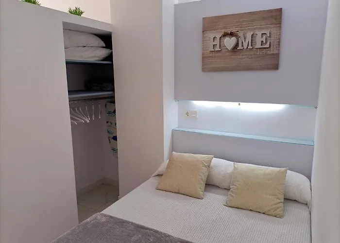 Comodo Al Lado De La Playa De Canteras